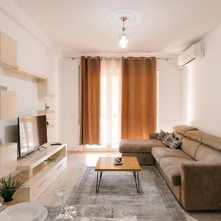 Rs Place 1-Bedroom Apartment Тирана Екстер'єр фото