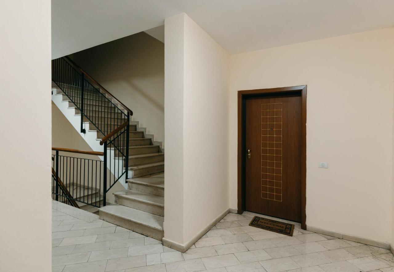Rs Place 1-Bedroom Apartment Тирана Екстер'єр фото