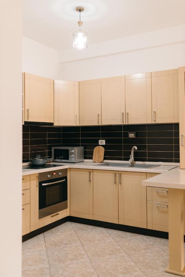 Rs Place 1-Bedroom Apartment Тирана Екстер'єр фото