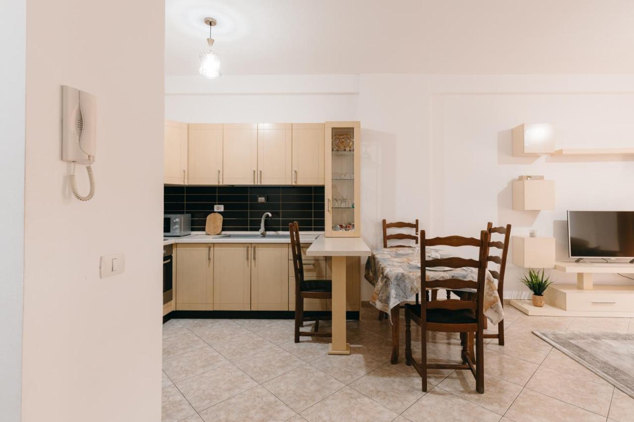 Rs Place 1-Bedroom Apartment Тирана Екстер'єр фото