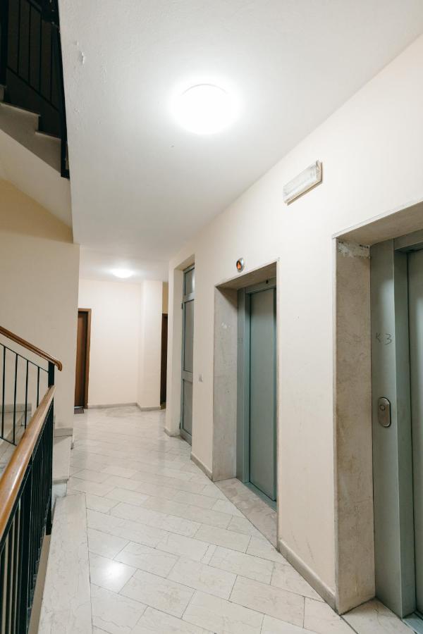Rs Place 1-Bedroom Apartment Тирана Екстер'єр фото