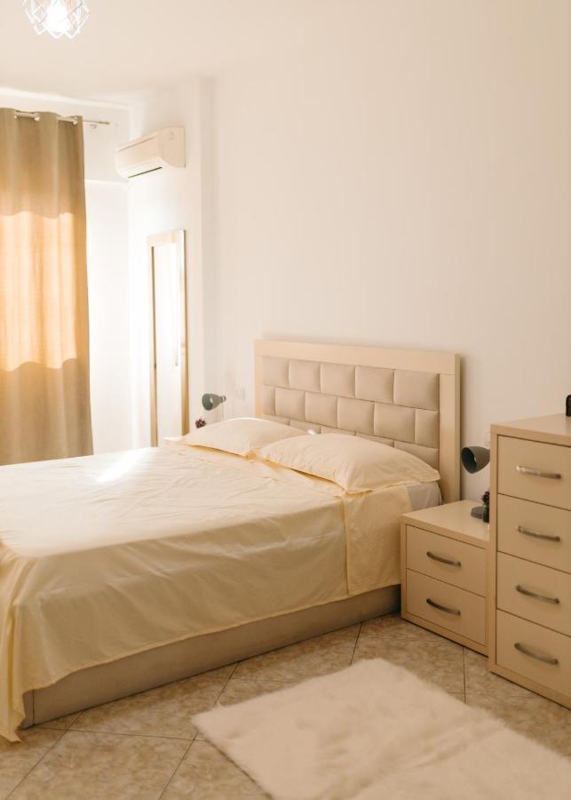 Rs Place 1-Bedroom Apartment Тирана Екстер'єр фото