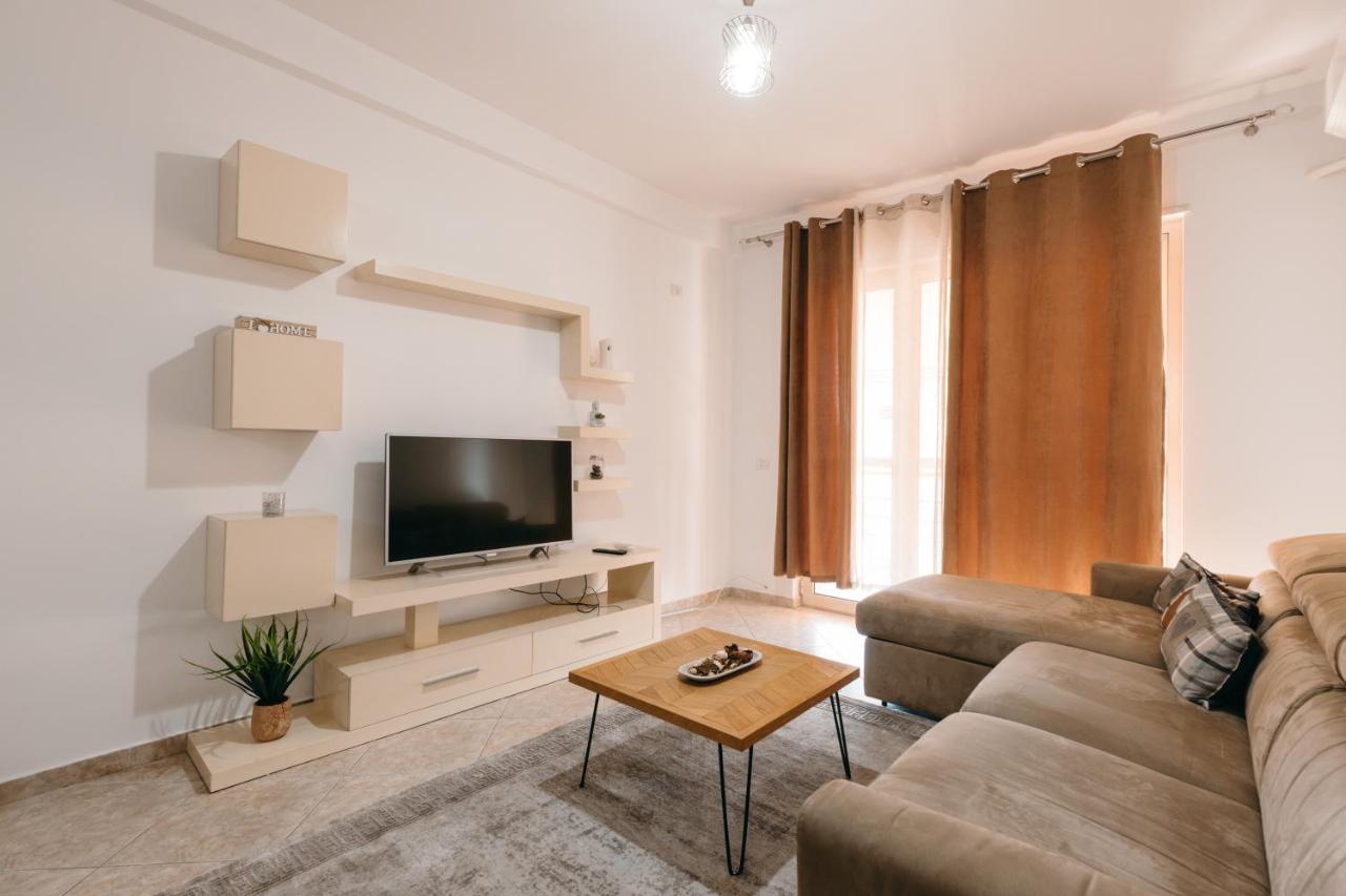Rs Place 1-Bedroom Apartment Тирана Екстер'єр фото