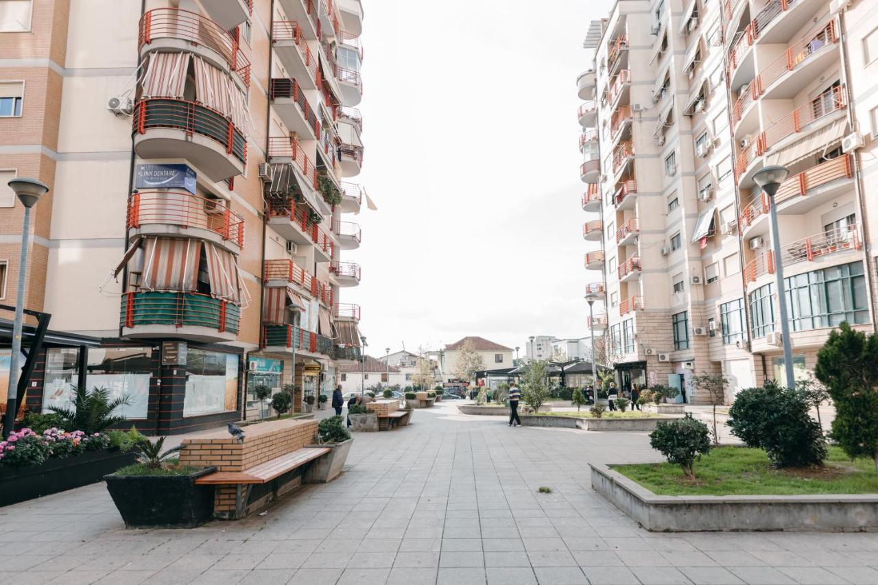 Rs Place 1-Bedroom Apartment Тирана Екстер'єр фото