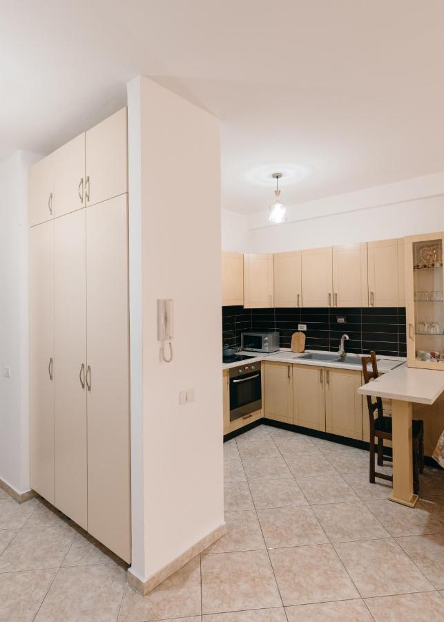 Rs Place 1-Bedroom Apartment Тирана Екстер'єр фото