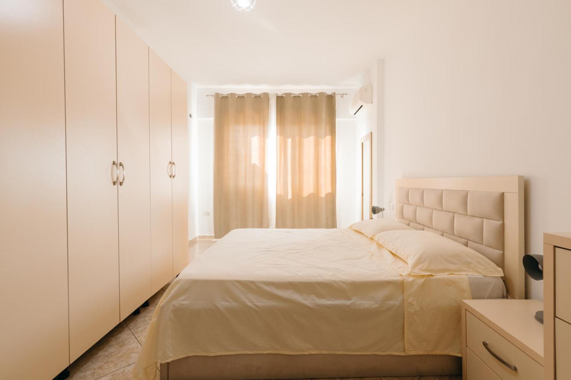 Rs Place 1-Bedroom Apartment Тирана Екстер'єр фото